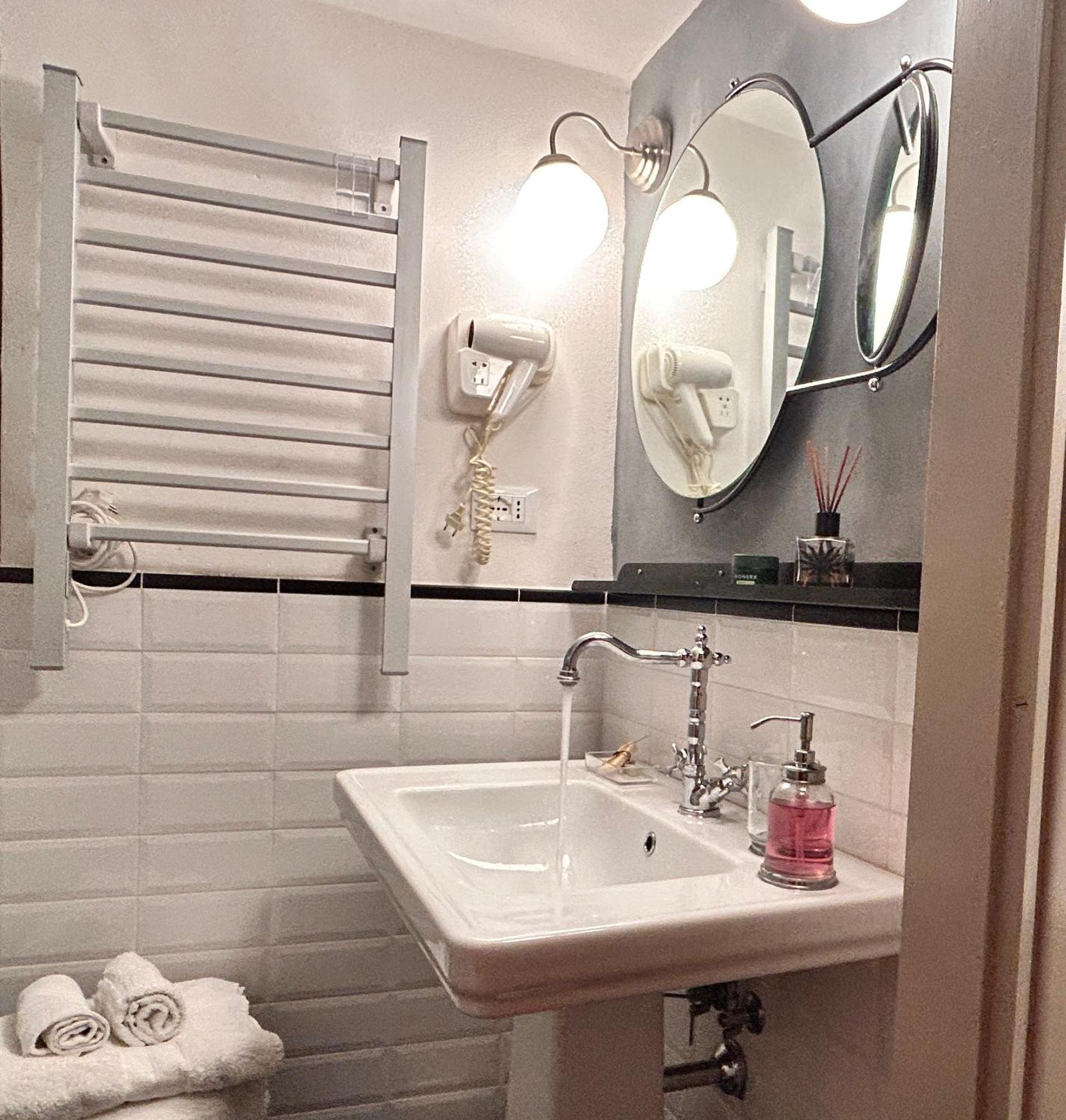ריומאג'ורה Compagnia Del Mare, Cinque Terre Full Apt X 2, Centro Storico,5 Minuti Dal Mare! מראה חיצוני תמונה